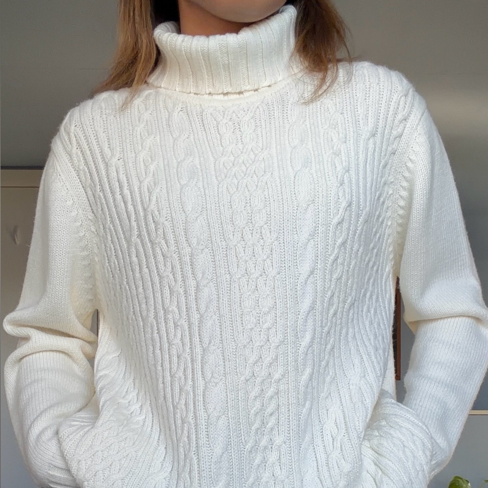 Croft & Barrow Classic White Cable Knit Sweater